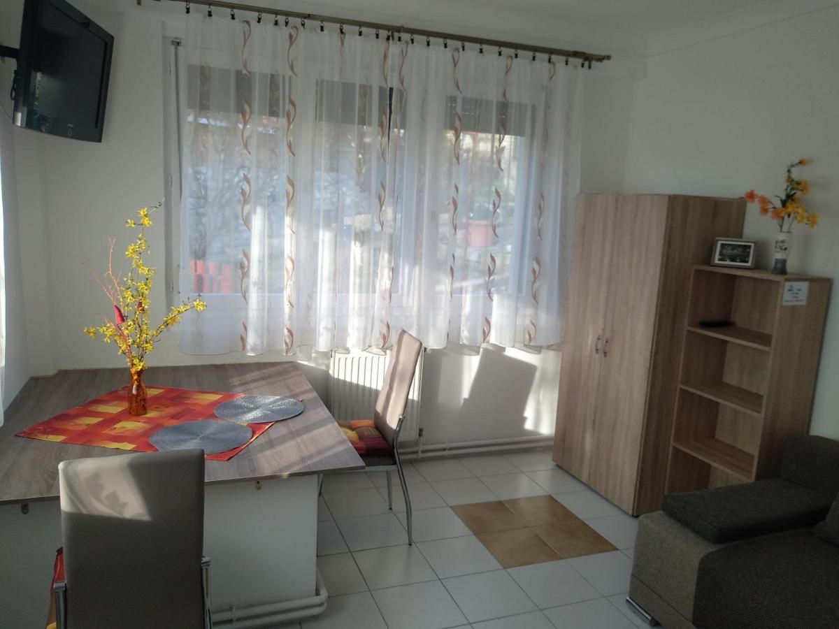 Hotel Füge Vendégház Miskolc Esterno foto