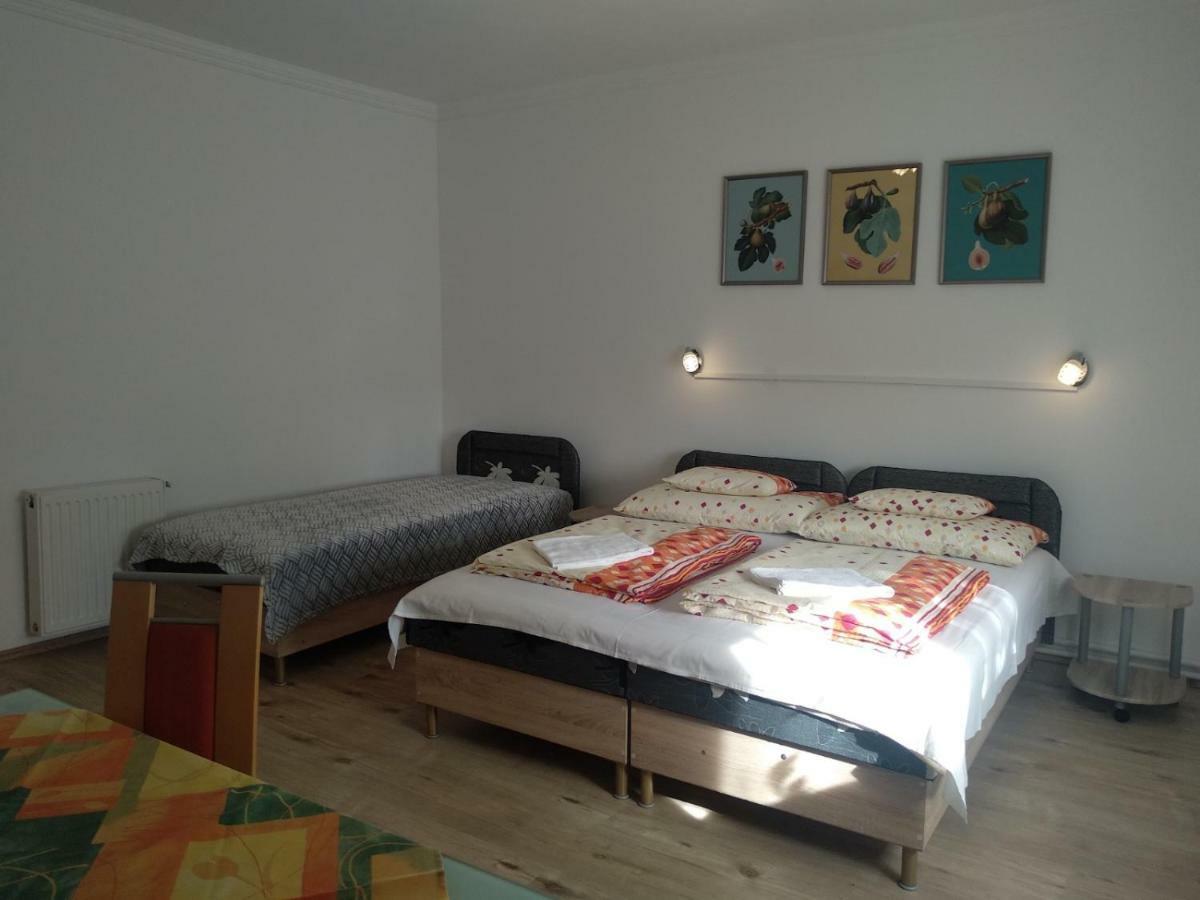 Hotel Füge Vendégház Miskolc Esterno foto
