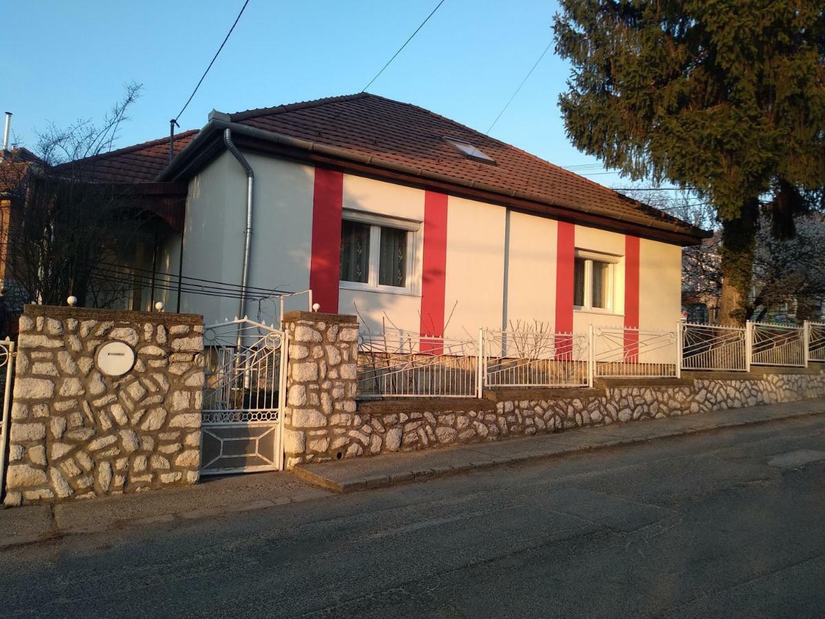 Hotel Füge Vendégház Miskolc Esterno foto