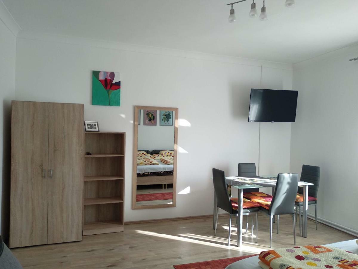 Hotel Füge Vendégház Miskolc Esterno foto